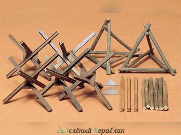35027 Tamiya Набор "ежей" и деревянных заграждений